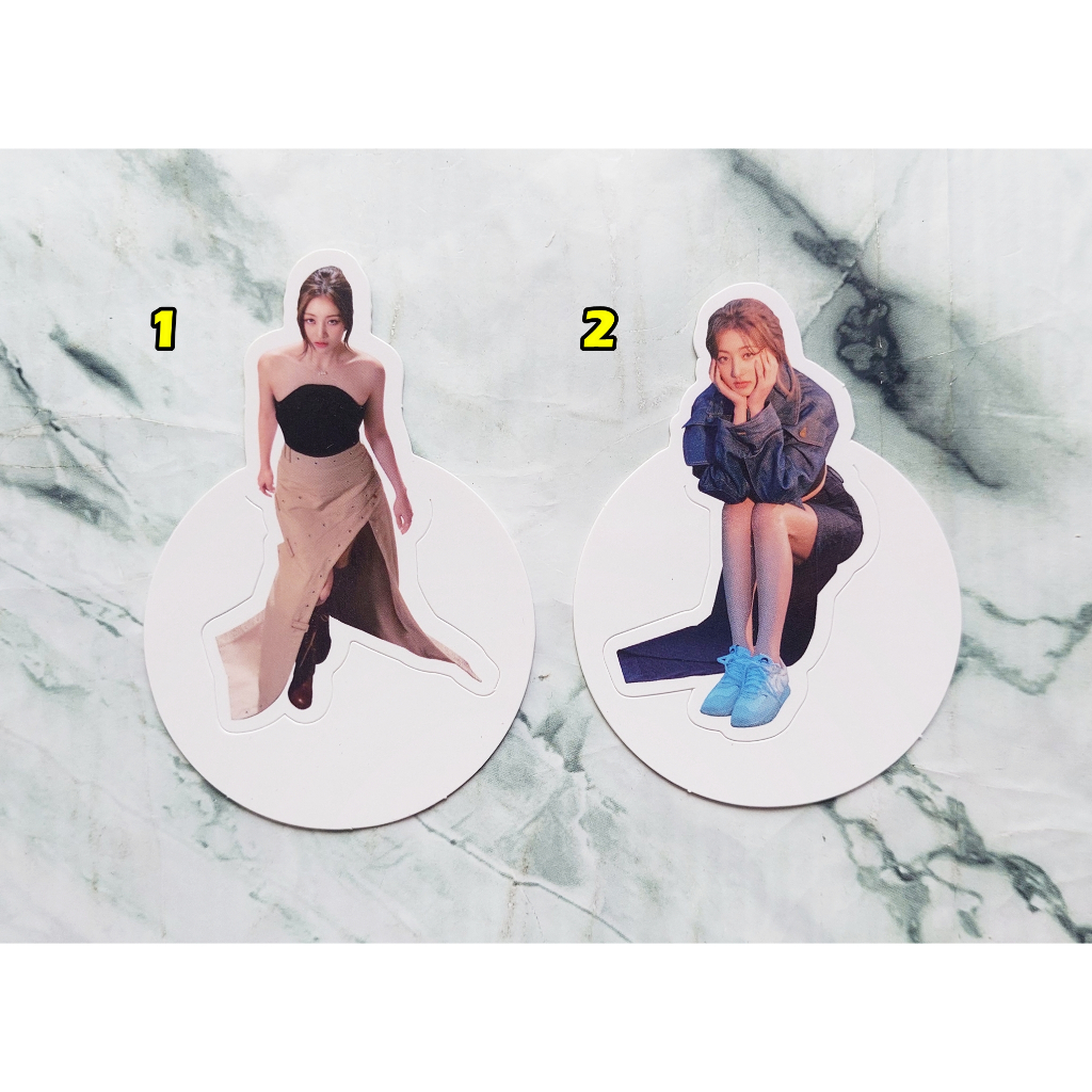 การ์ด Bookmark จาก CD อัลบั้ม Jihyo ( TWICE ) - ZONE Album ของแท้ พร้อมส่ง Kpop จีฮโย card