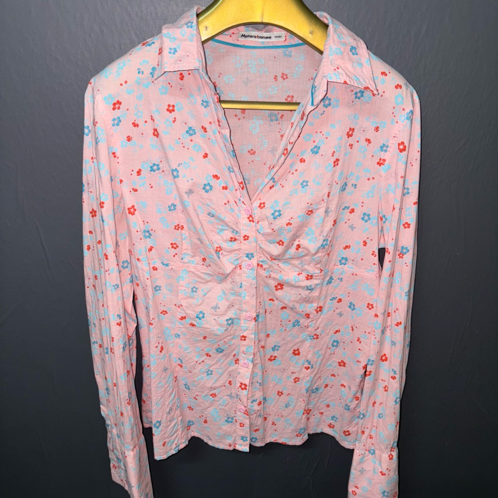 เสื้อเชิ้ต Meters/bonwe / 2hand