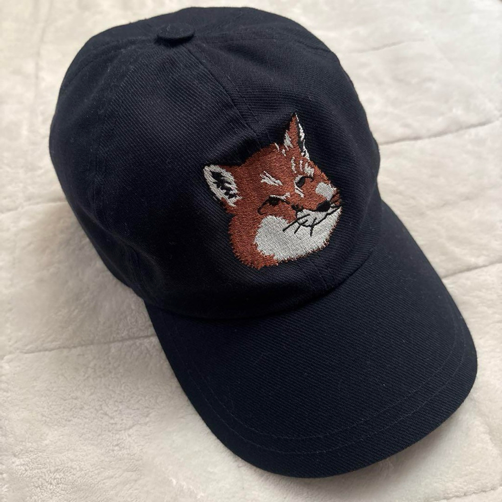 ของแท้ 100%] MAISON KITSUNÉ Large Fox Head Cap 🖤  🧢หมวกเท่ ๆ รุ่นดังจากแบรนด์จิ้งจอก🦊สุดฮิต  ทรงสวย 