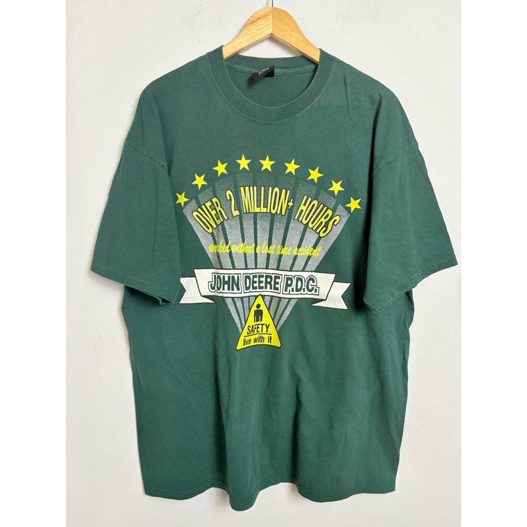เสื้อยืดมือสอง vintage john deere P.D.C. over 2 million hours t shirt