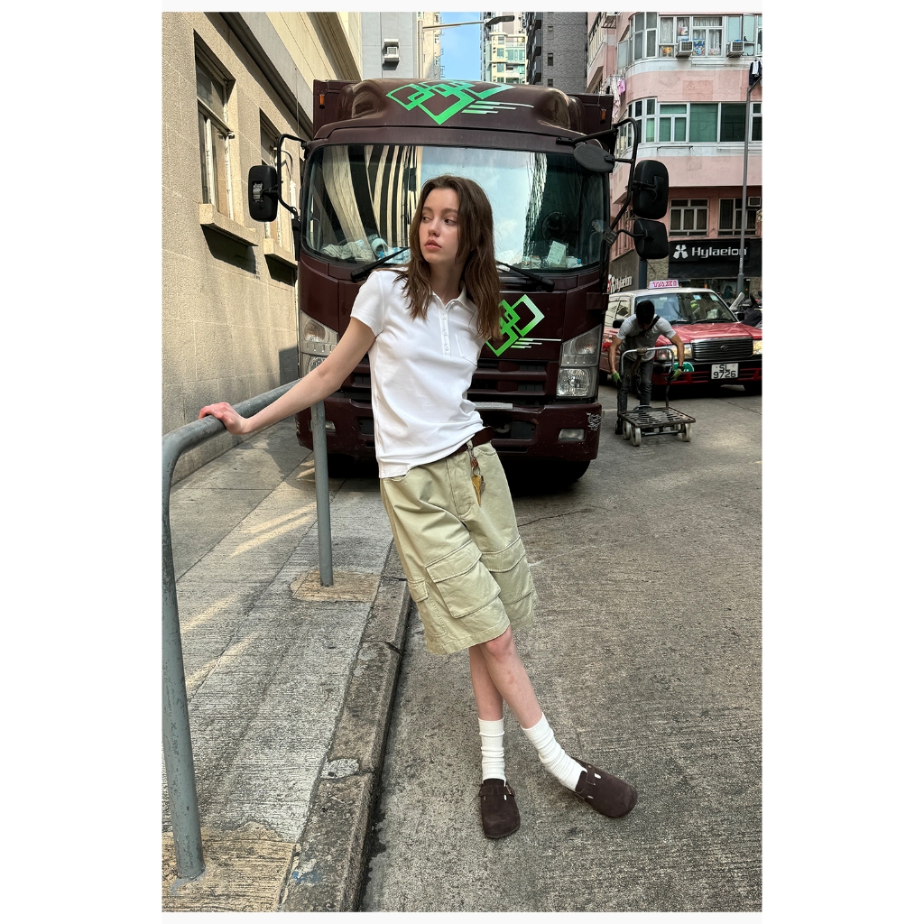 cherryshop พร้อมส่ง เสื้อโปโลแขนสั้นแฟชั่นสไตล์เกาหลีเรียบง่ายสำหรับผู้หญิง กระดุมหน้า ผ้าเนื้อนุ่ม แฟชั่นย้อนยุค - รูปที่ 4