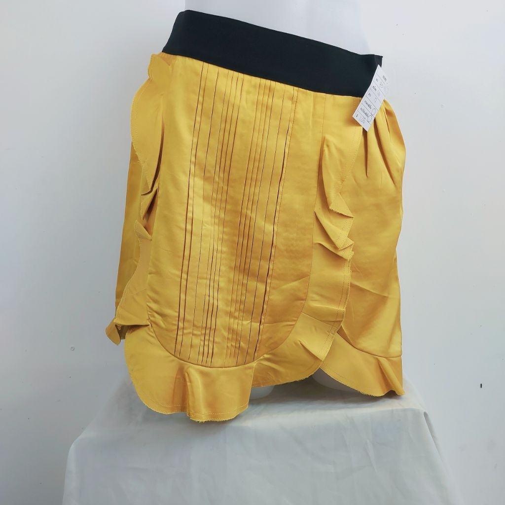 1N811 กระโปรงแฟชั่น กระโปรงสั้น [มือสอง] รายละเอียดตามรูปนะคะ