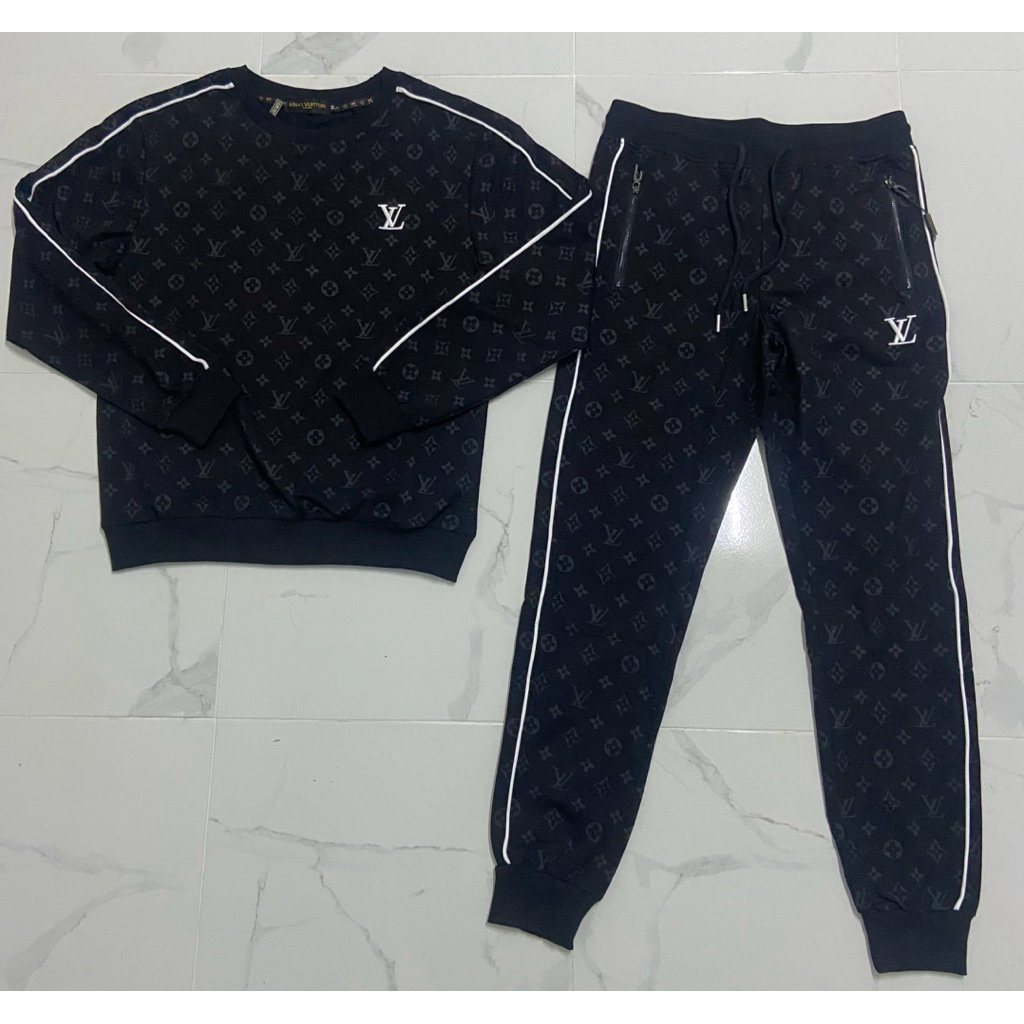 ชุดเซ็ตเสื้อแขนยาวกางเกงขายาวลายแฟชั่น