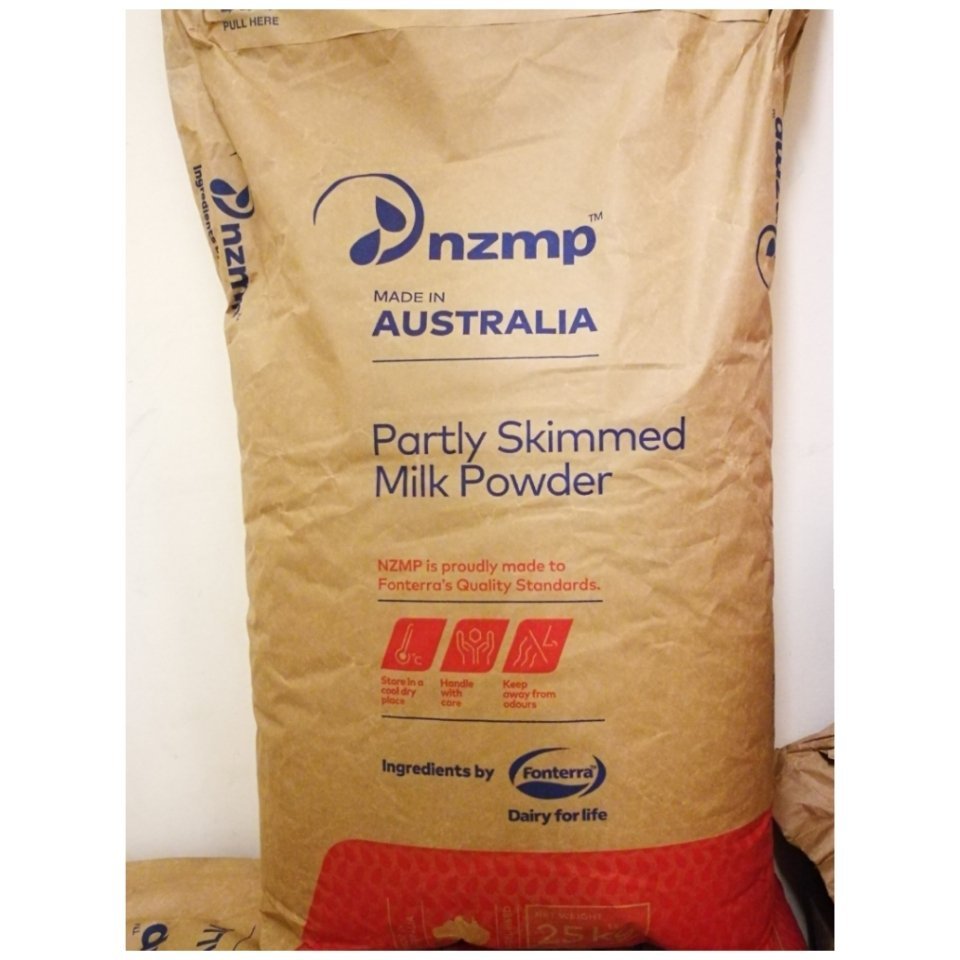 หางนมผงแท้ 100% สูตรละลายทันที Fonterra NZMP-Partly Skimmed Milk (แบ่งบรรจุ 500 g)