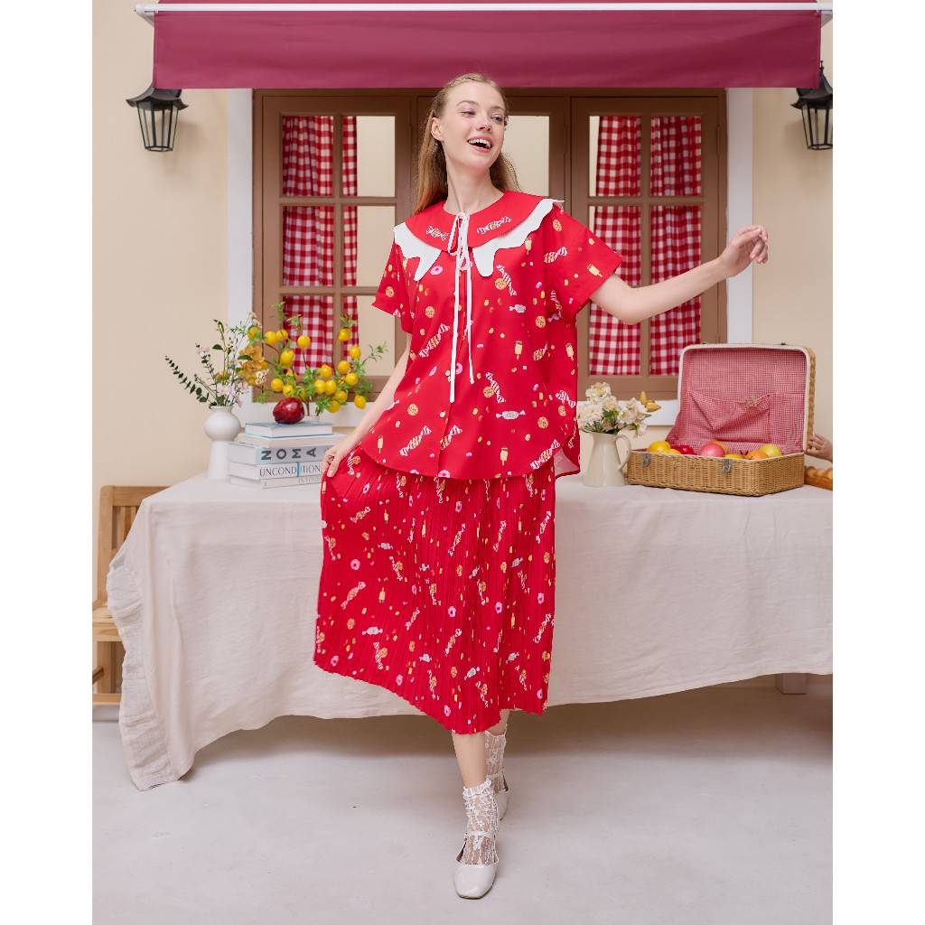 VACAY INDEED | SET Mila  + Pleatful Skirt ลาย Candy Shop (เซ็ท เสื้อ+กระโปรง) /พร้อมส่ง