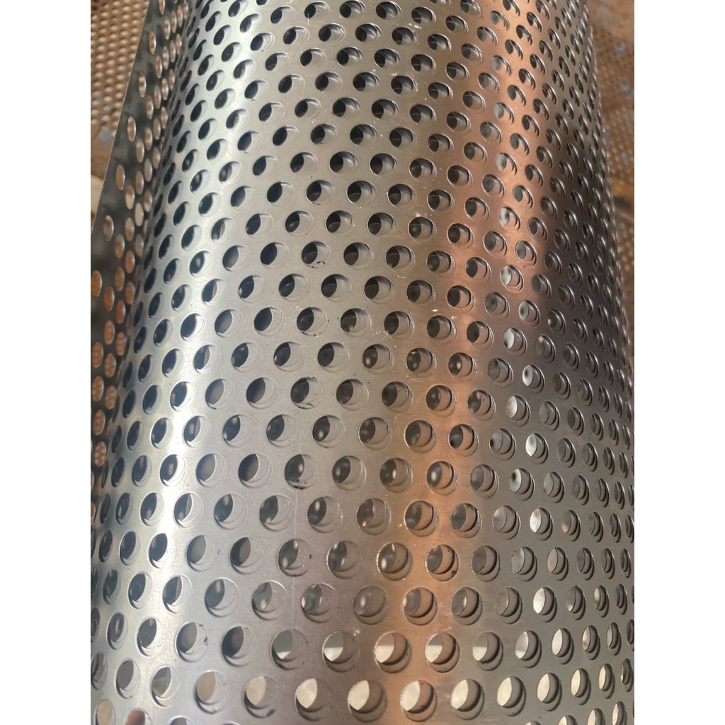 แผ่นเหล็กหนา0.4มม.รูกลม5มม.ขนาด4x8ฟุต(1.20x2.40m)