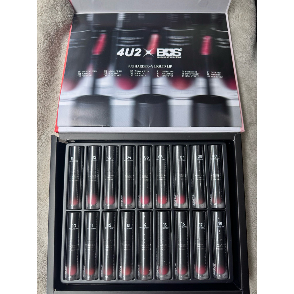 (สินค้าพร้อมส่ง) กล่อง 4U2xBUS พร้อมลิปสติก 18 แท่ง