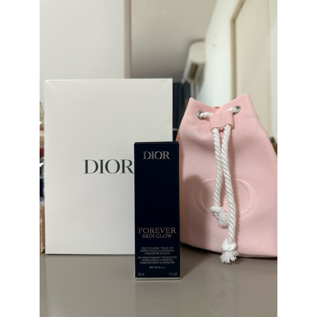 Dior Forever Skin Glow Foundation สี 2N แถมกระเป๋าCD