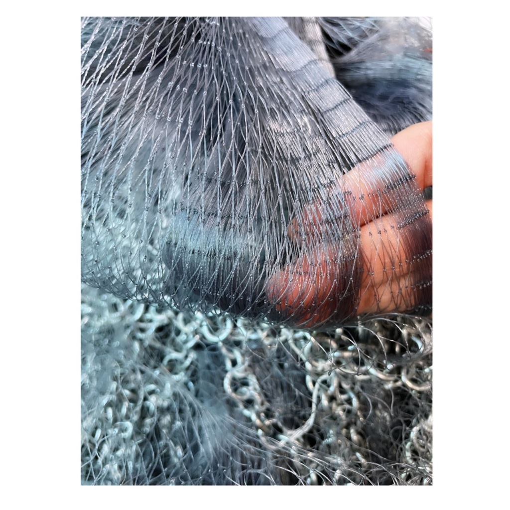 แหเอ็นเกลียว สีเทา ขนาดตา 1.5-3 เซ็น เนื้อเอ็นเกลัยว PE เนื้อนิ่ม หว่านง่าย สบายแรง