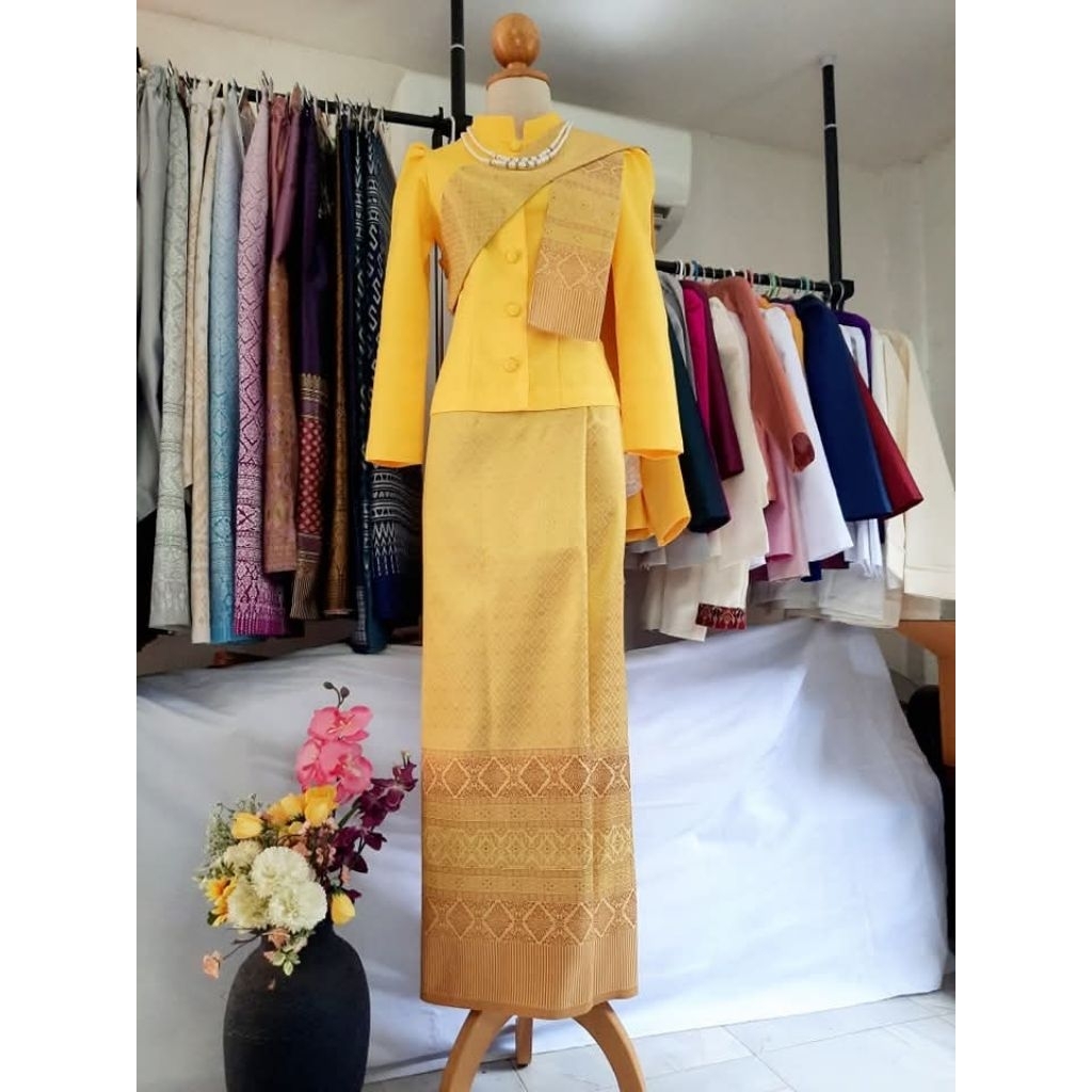 ชุดไทย จิตรลดา สีเหลืองดอกคูณ