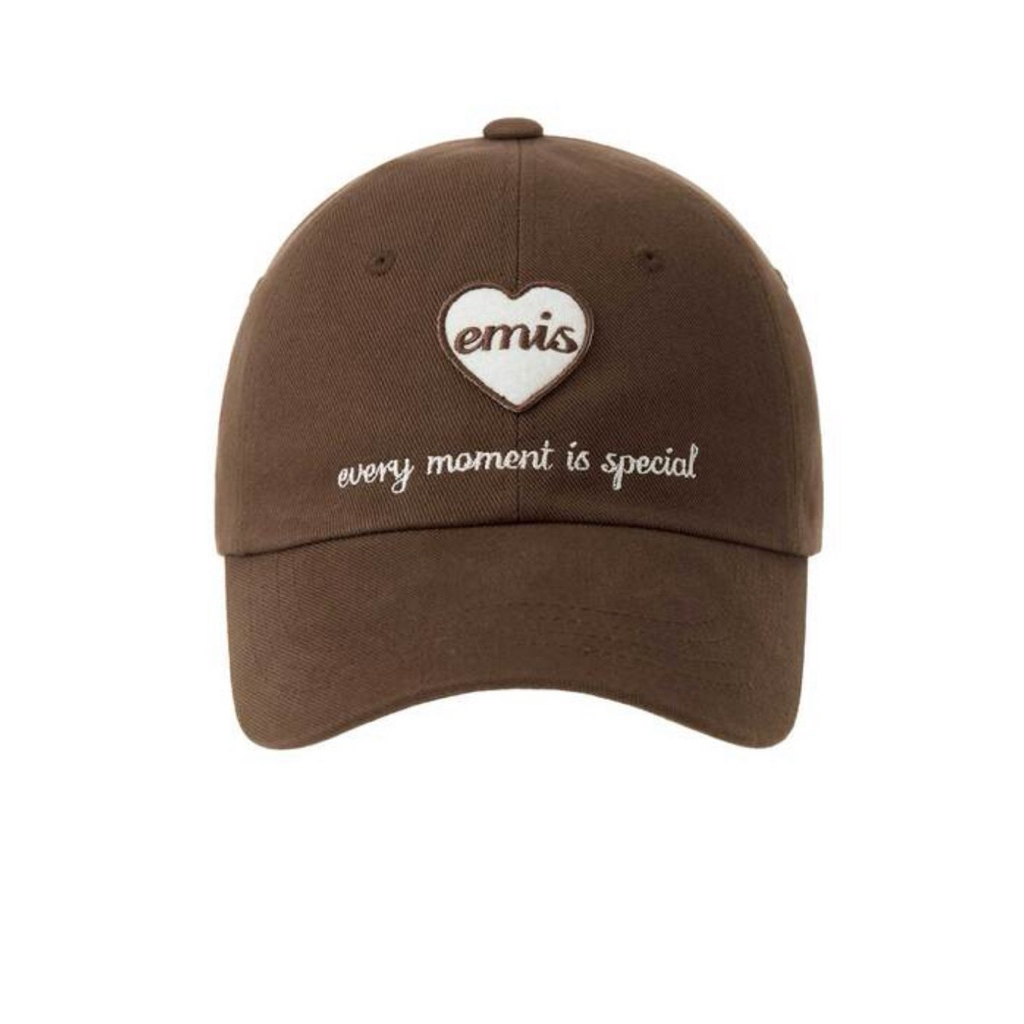 พร้อมส่ง หมวก Emis Heart Wappen Ball Cap  สีน้ำตาล 🤎