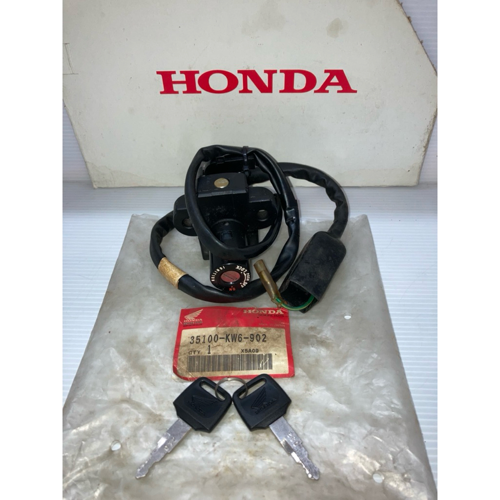 ชุดกุญแจคอ NSR150 ตาเหลี่ยม 2T (แท้ศูนย์ฮอนด้า) 35100-KW6-902