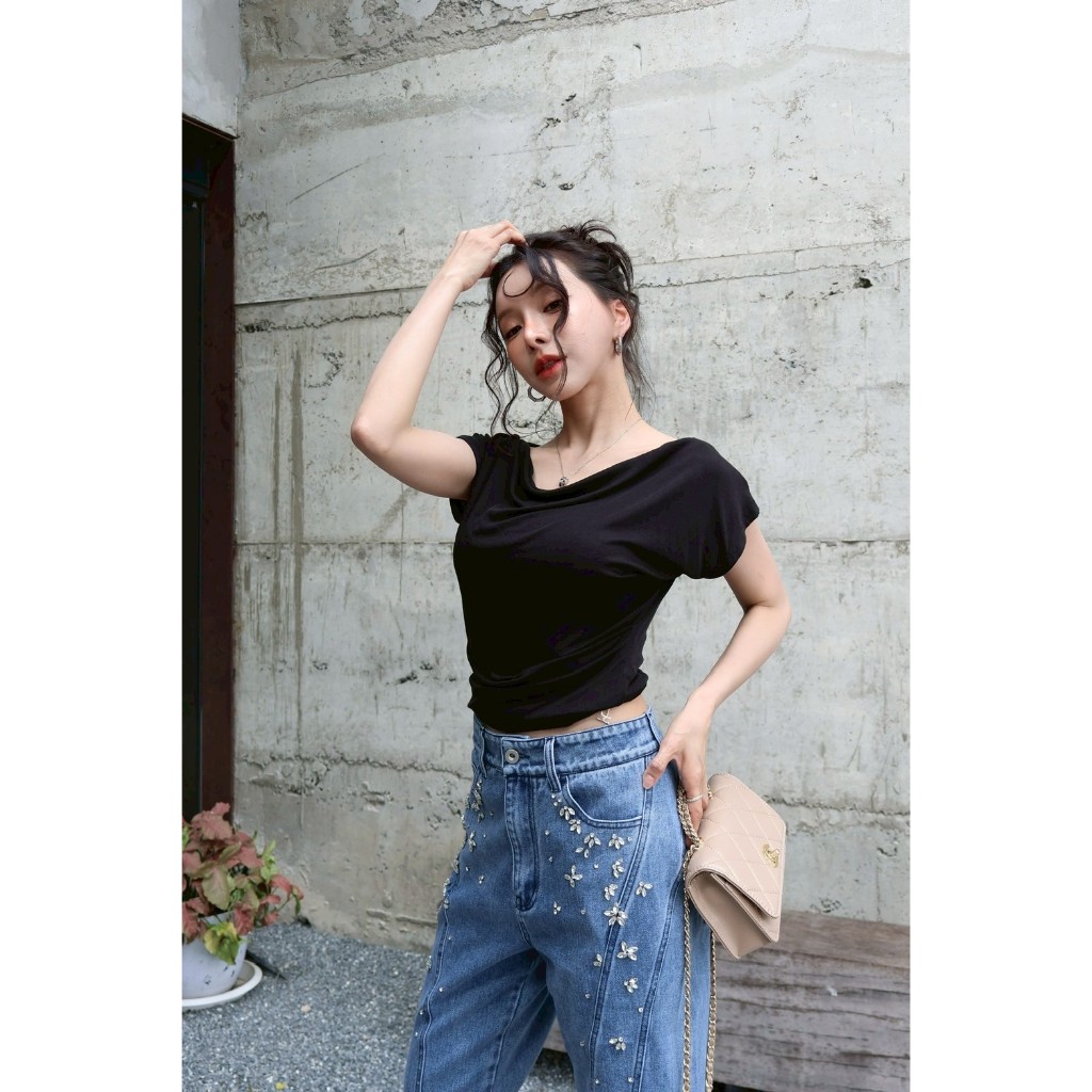 VN2673 >> 🔴 VENUS TOP IN LACE 🔴