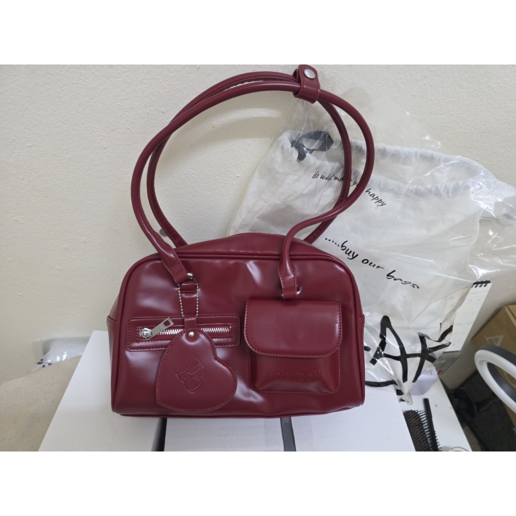 กระเป๋าpolarballสีredwineมือ2ใช้ครั้งเดียว