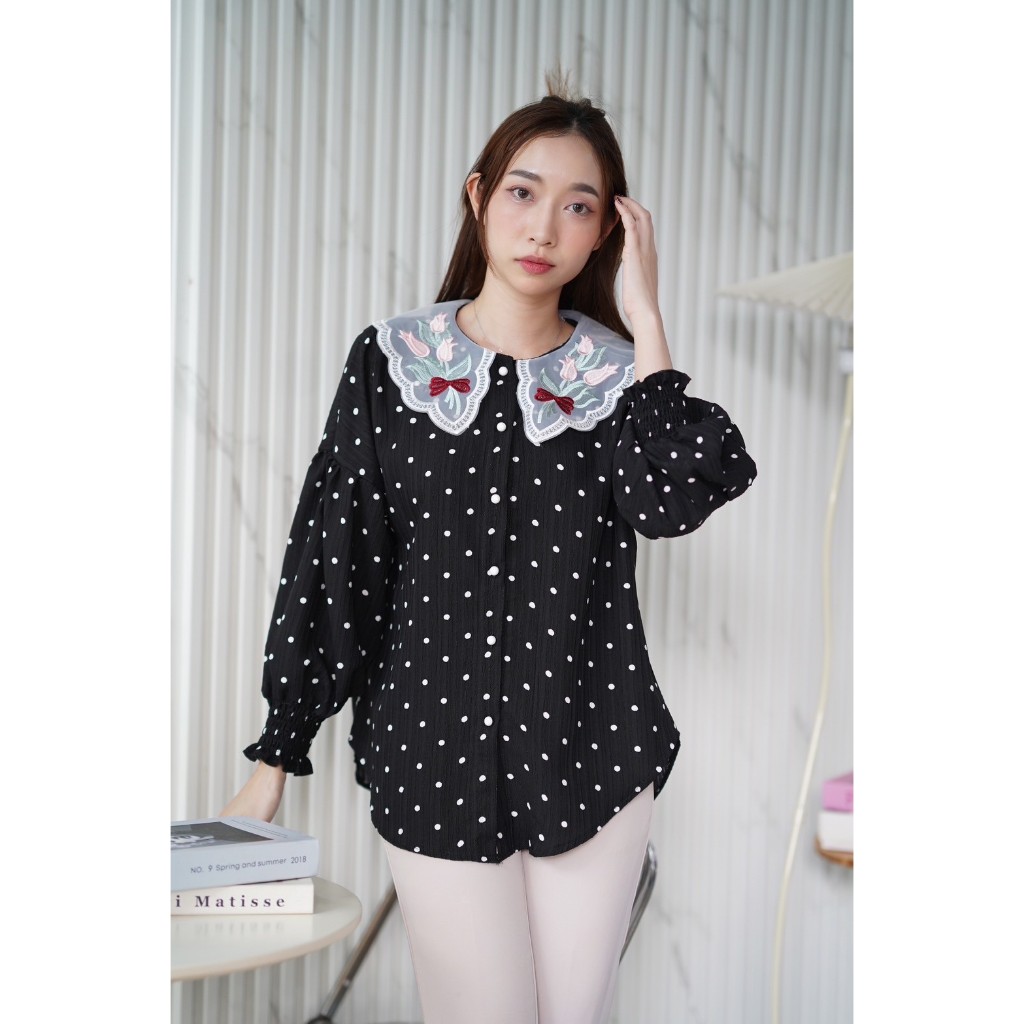 ป้าย Saturday เสื้อผ้าเนื้อนิ่มพิมพ์ลายจุดแต่งปกผ้าแก้วปักดอกไม้ อก 42 นิ้ว ยาว 26 นิ้ว - รูปที่ 5