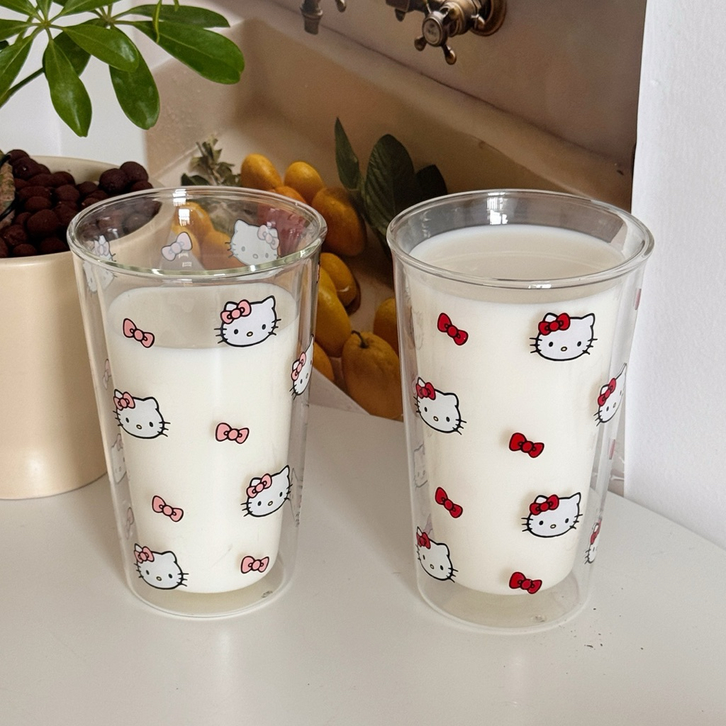 แก้วกาแฟลายคิตตี้ขนาด 350 มิลค่อนข้างหนา มี 2 เลเยอร์น่ารักมาก