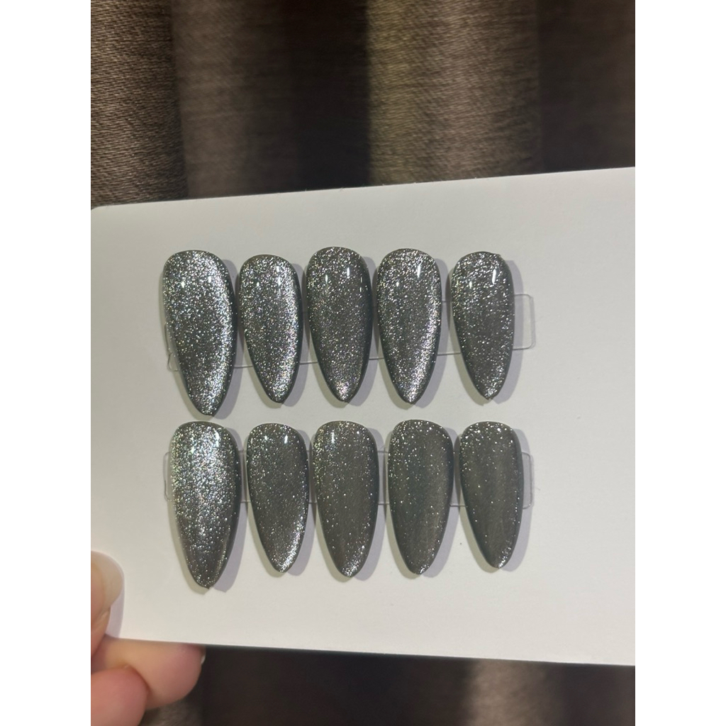 เล็บปลอมเจลแท้100% เล็บเจลปลอมสีลูกแก้วเทา เรียบหรู ใส่ได้ทุกวัน พร้อมส่งแถมฟรี กาว/ตะไบ จัดส่ง 1-2 วัน