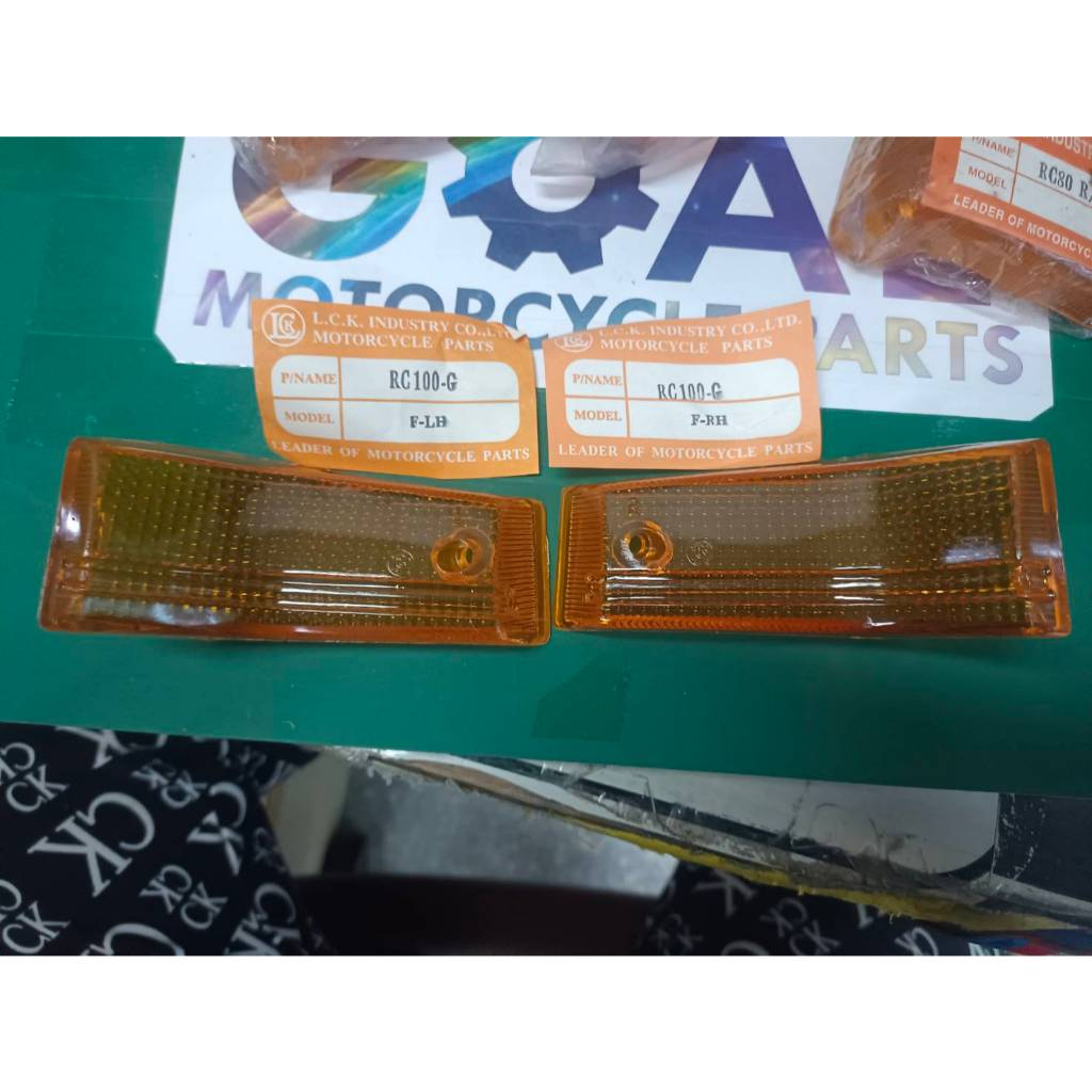 ฝาครอบไฟเลี้ยวหน้า ข้างซ้าย+ขวา ขายเป็นคู่ สำหรับรุ่น RC100-G ยี่ห้อ L.C.K