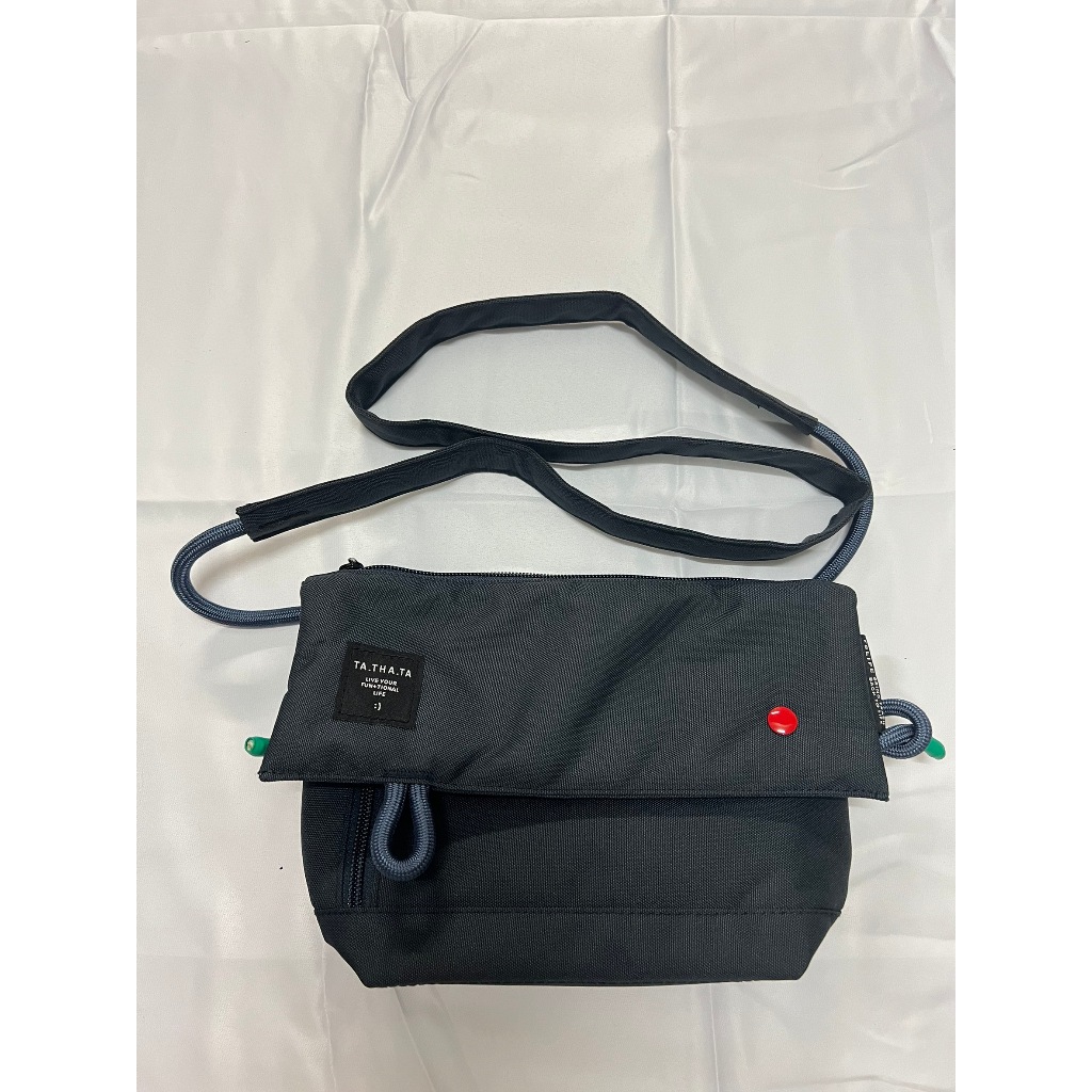 ส่งต่อกระเป๋า Squad relife charcoal navy sling bag กระเป๋าสะพายข้างรุ่น Squad สีกรมดำอมเทา สินค้าซื้