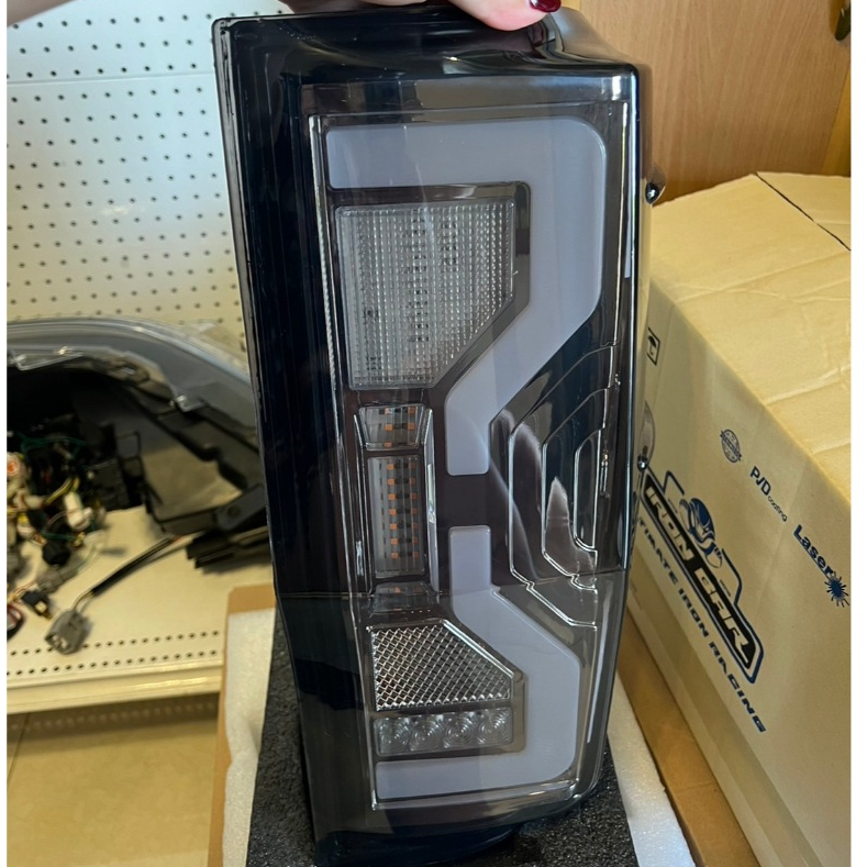 ไฟท้าย Ford ranger T6 ปี 2012-2021 ทรง Ford Nextgen