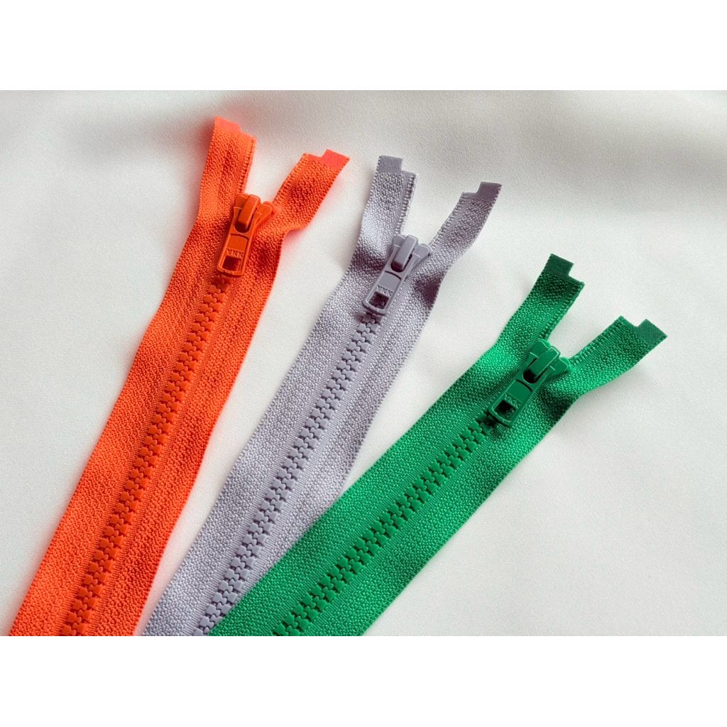 ซิปเสื้อแจ็คเกต  ซิปถอดได้ ฟันกระดูกเบอร์5 ความยาว22-30นิ้ว ยี่ห้อYkk อย่างดี