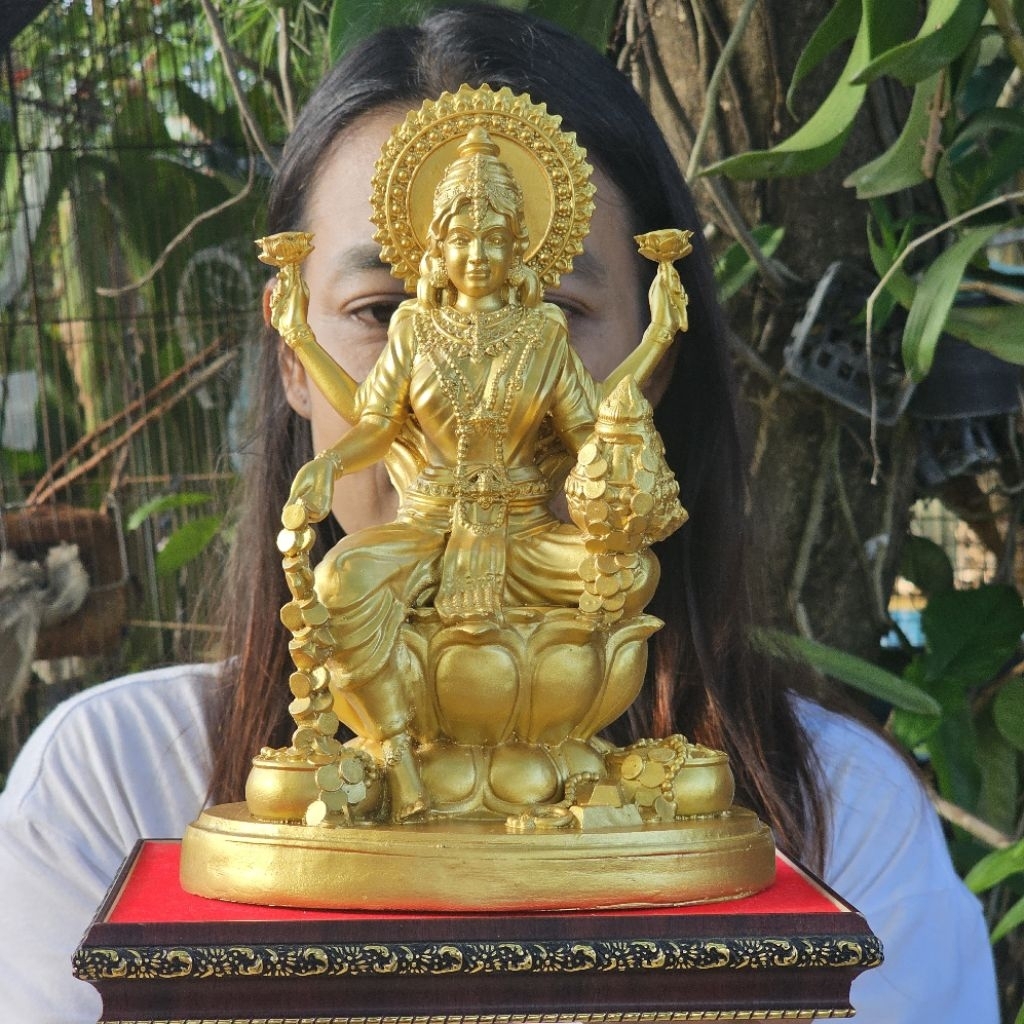 พระแม่ลักษมี เรียกทรัพย์ แร่หล็กน้ำพี้ วัตถุมงคล ฐานกว้าง 6.5 นิ้ว สูง 9 นิ้ว พร้อมฐานรองฟรี