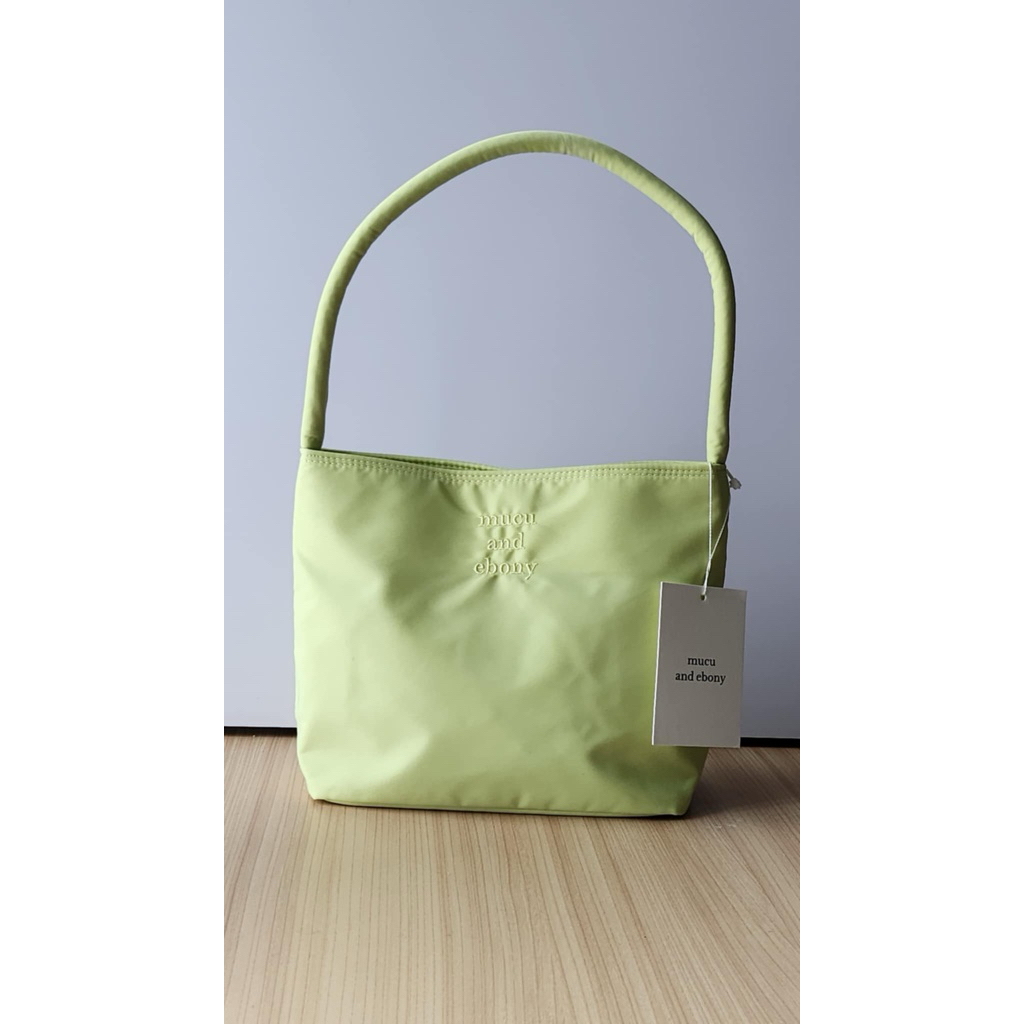 กระเป๋า Mucu and ebony สี lime
