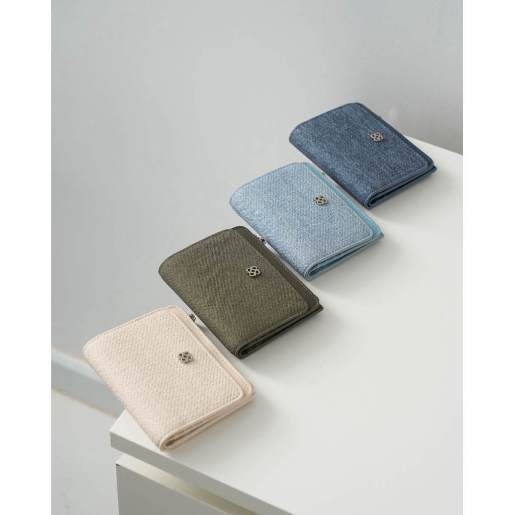 PEROTA “Fluffy Denim Wallet ” มาพร้อมกล่อง