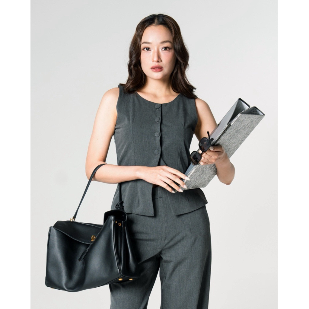 Awe Atelier - Liv Top (เสื้อกั๊กแขนกุด)