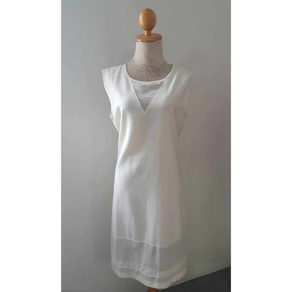 FF06457 เดรสแฟชั่น มือสอง สีขาว อก 37 นิ้ว