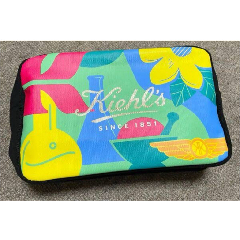กระเป๋าเครื่องสำอางแบรนด์ Kiehl’s
