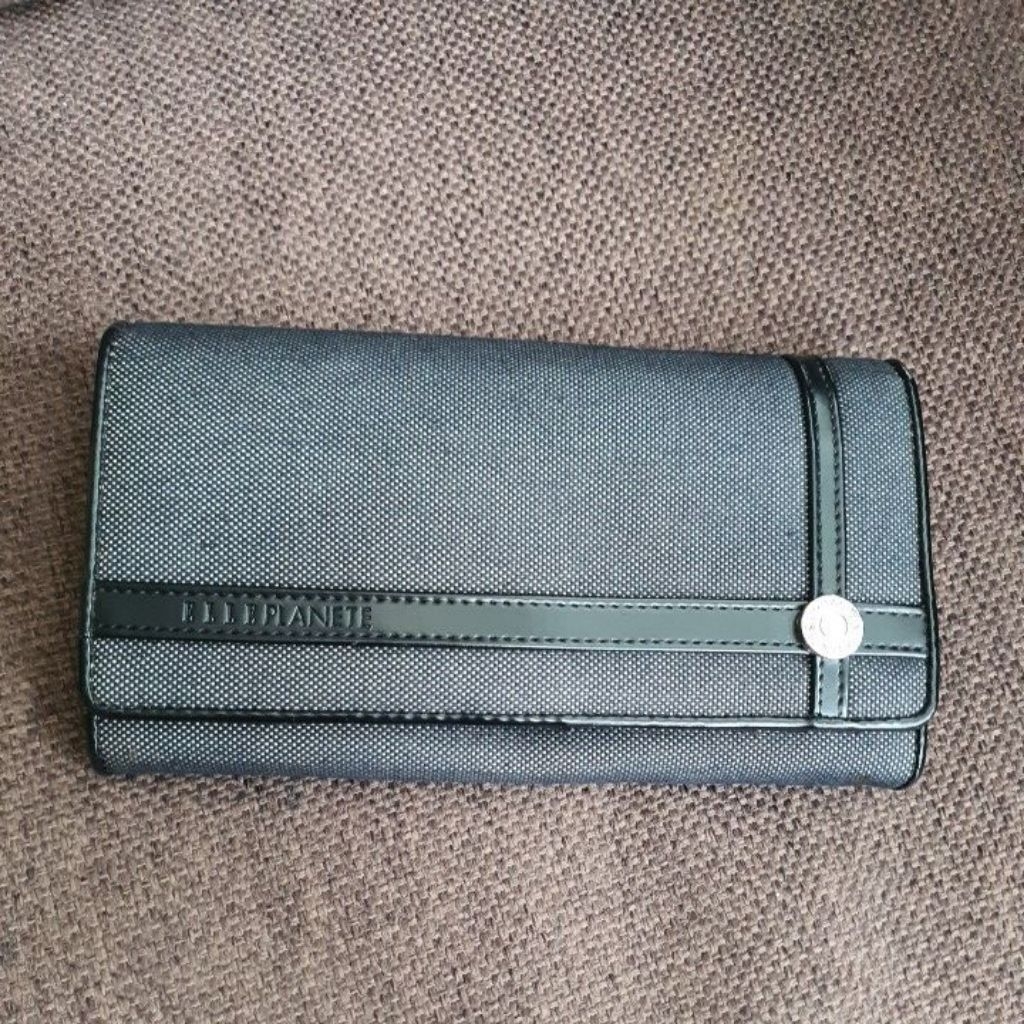 กระเป๋าสตางค์ใบยาว Elle