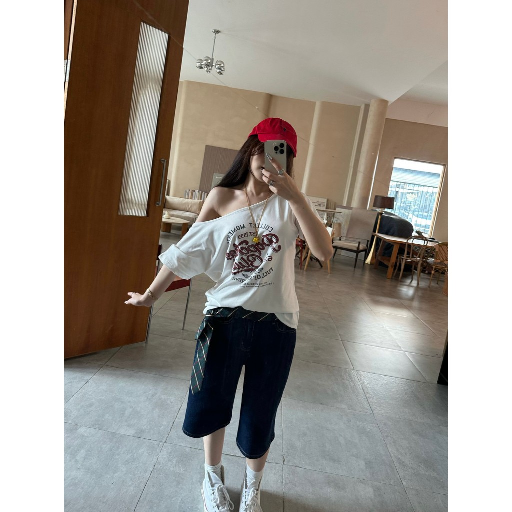 เสื้อปาดไหล่ เสื้อยืดผู้หญิง ทรงหลวม เข้ากับทุกสไตล์ได้ พิมพ์ลาย แฟชั่น เกาหลี เสื้อยืดวินเทจ สกีนลาย มินิมอล คอกว้างXXL - รูปที่ 7