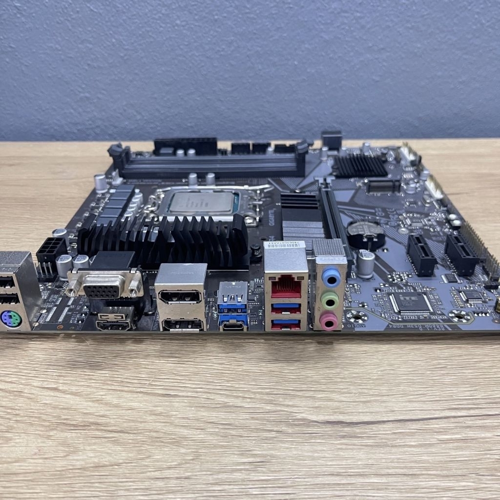 i7-12700 mb Gigabyte B660 DS3H ddr4 มือสองครบกล่อง