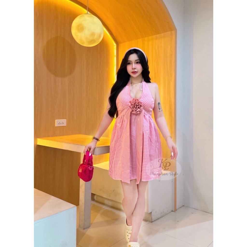 NT5 Dressเดรสคล้องคอแต่งลูกไม้ แต่งกุหลาบ