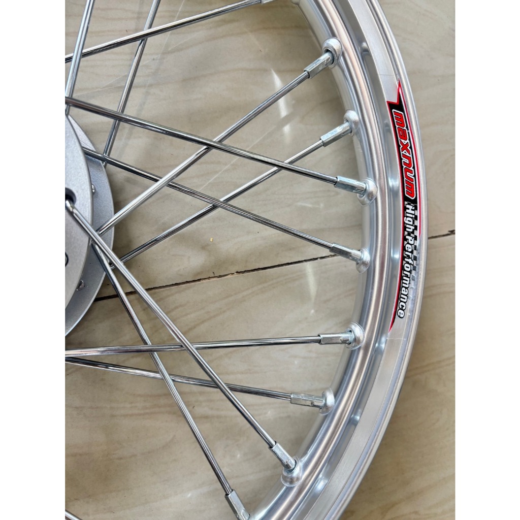 ชุดล้อ ล้อMaxnum สีเงิน  ขนาด1.40-17 เวฟทุกรุ่น Wave110i,125i,125s,125บังลม ขึ้นซี่ลวด อัดบู้ช+ลูกปืน เลือกรุ่นด้านใน