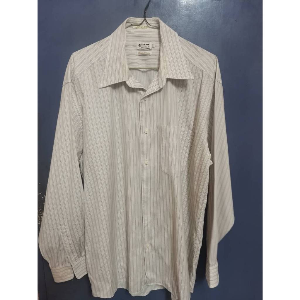 เสื้อเชิ๊ตแขนสั้น Arrow สีขาว มือสอง