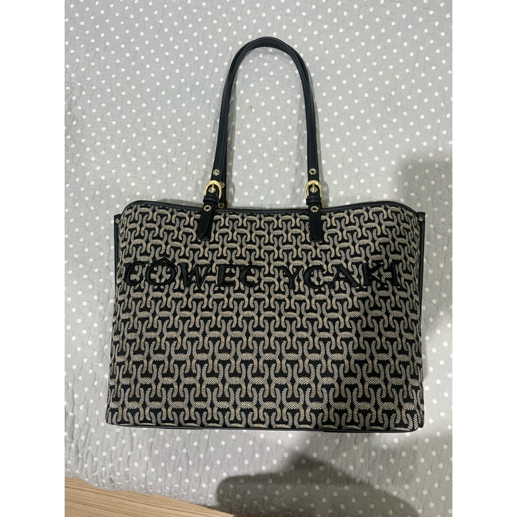 กระเป๋าสะพานผู้หญิง CYWE มือสอง แท้ 💯% ยังไม่เคยใช้