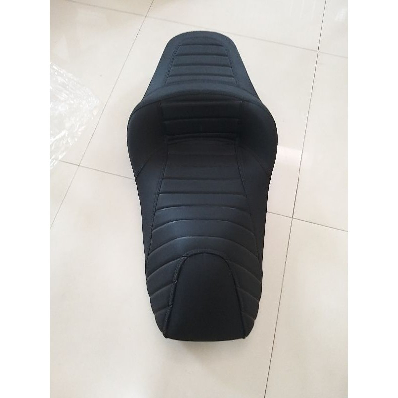 เบาะแต่ง👉HONDA ADV 150,ADV160แบบ ทัวร์ริ่ง( โครงเทียมใส่หมวกกันน็อคเต็มใบไม่ได้)(โครงแท้ใส่ได้ปกติ)บ