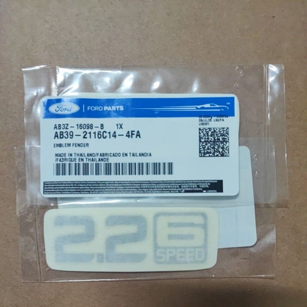 สติกเกอร์ แท้ Ford " 2.2 6 Speed " สำหรับเครื่อง 2.2 (6เกียร์ ) เท่านั้น (Ranger Everest 2.2)