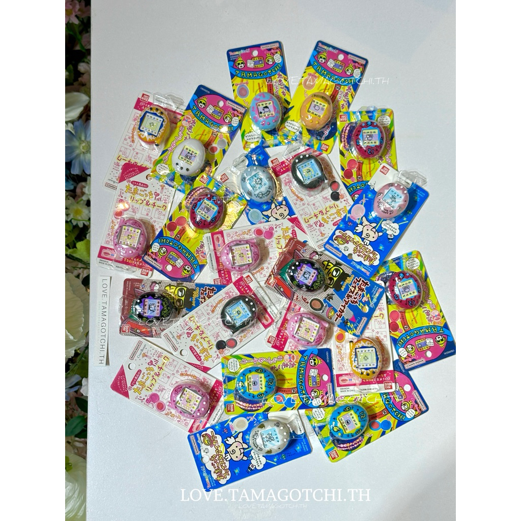 tamagotchi 2in1⭐️eye และ lip ด้านนอกมีสีหลายลาย แท้ 🇯🇵นำเข้าจากญี่ปุ่น ❌ไม่ใช่ตัวเครื่อง❌🎀พร้อมส่งในไทย