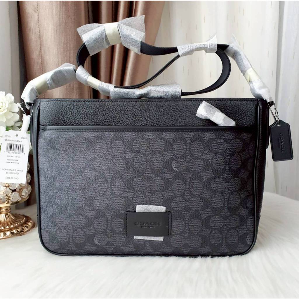 ✅🎀(สด-ผ่อน) CV761 District Crossbody Bag In Signature Canvas