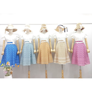 ชุดเดรสกระโปรงผ้าไทยพิมพ์ลายสวยปังมากคอวีระบาย