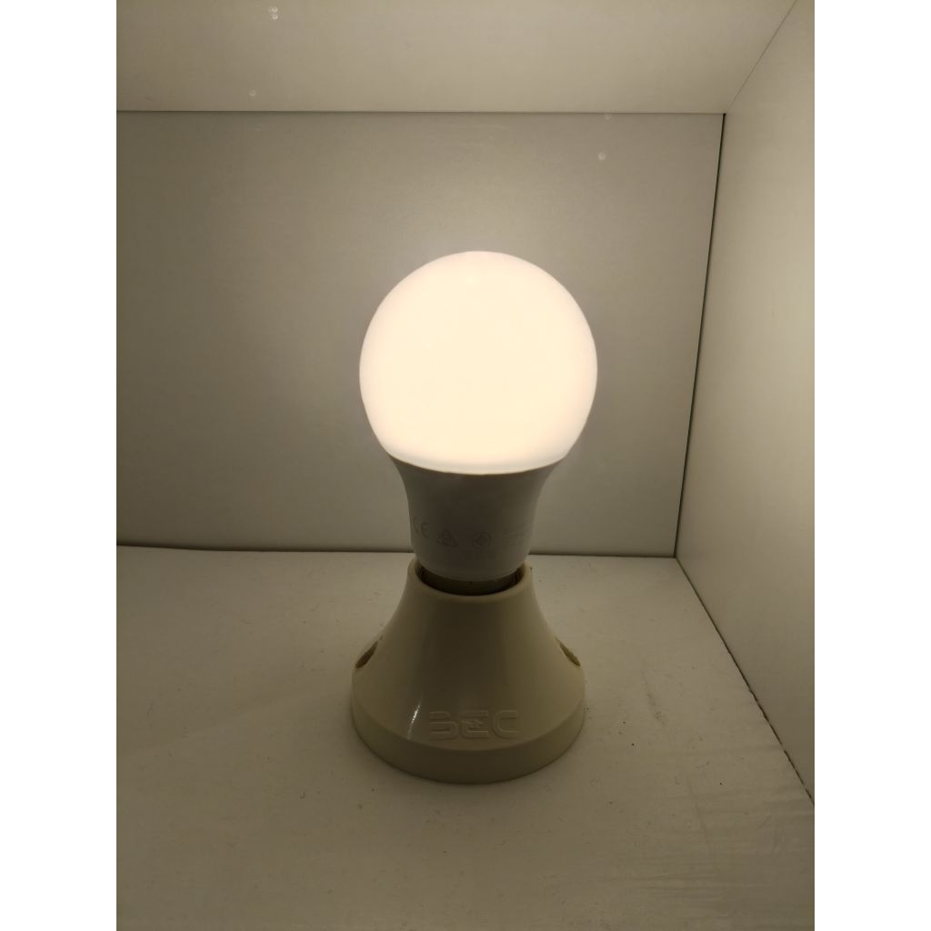 IKEAshopping IKEA หลอดไฟ LED E27 , E14 แสงสีขาว แสงสีส้ม หลอดใสเห็นไส้ **1 ชิ้น**