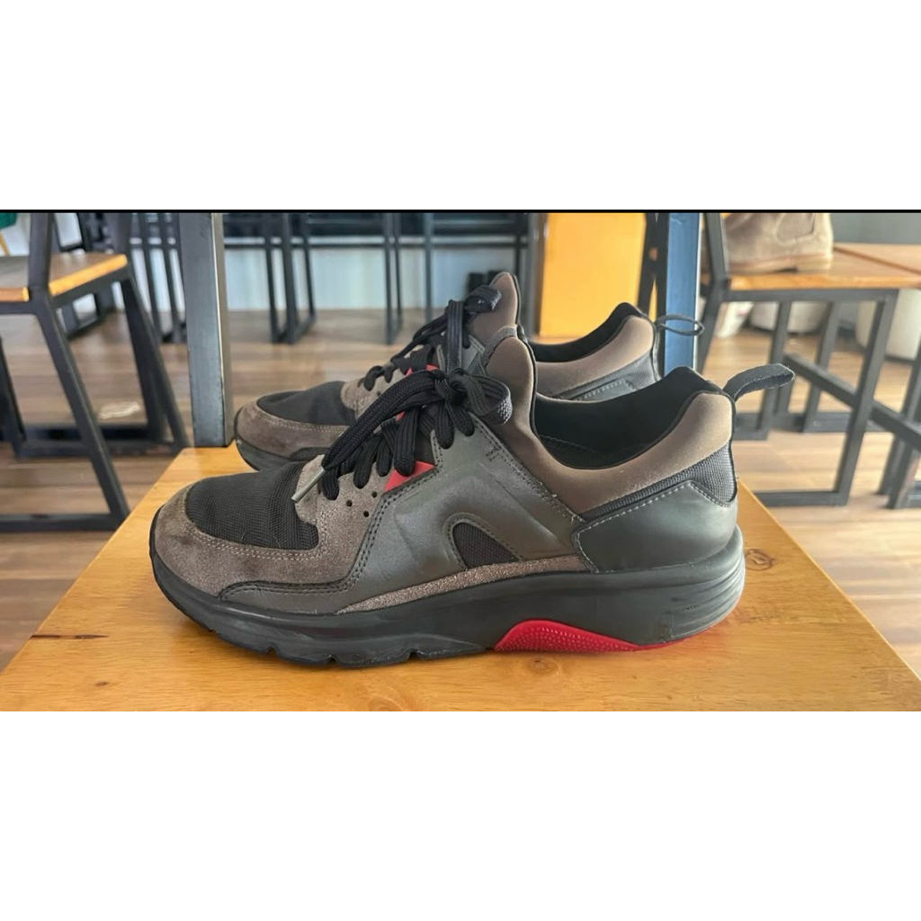 รองเท้ามือสอง Camper Drift