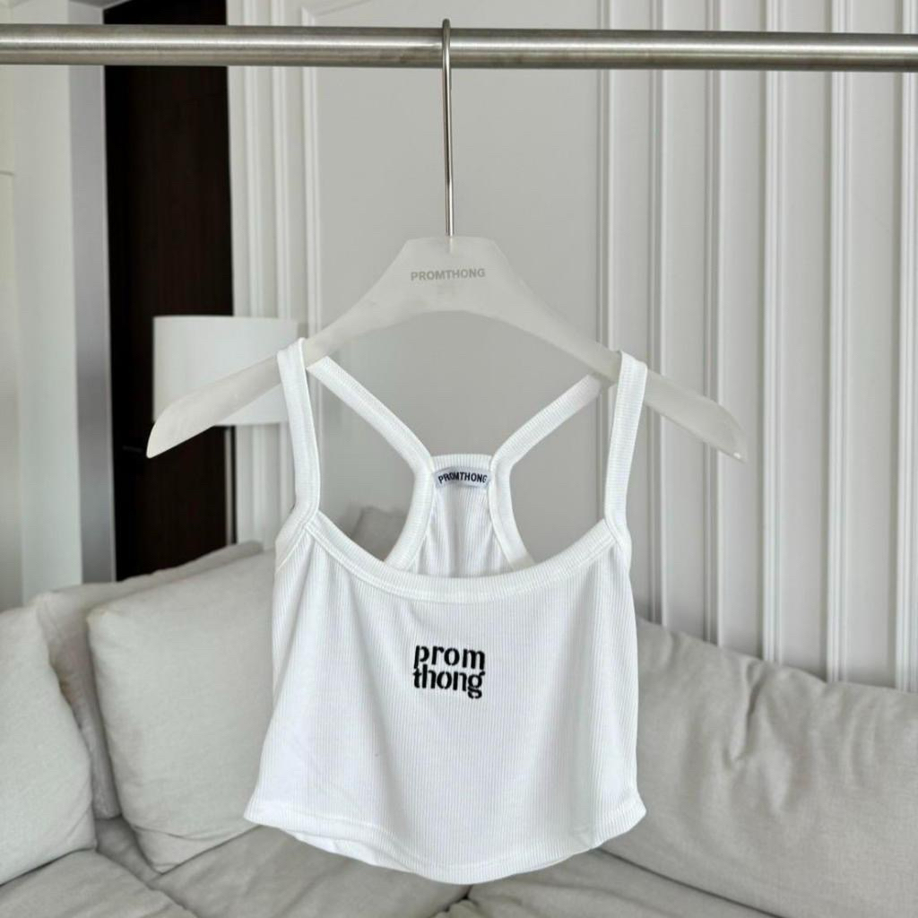 เสื้อครอปสายเดี่ยวเว้าหลังปักPROMTHONG อก 38 นิ้ว ยาว 14 นิ้ว มือ 2 เสื้อผ้ามือสอง