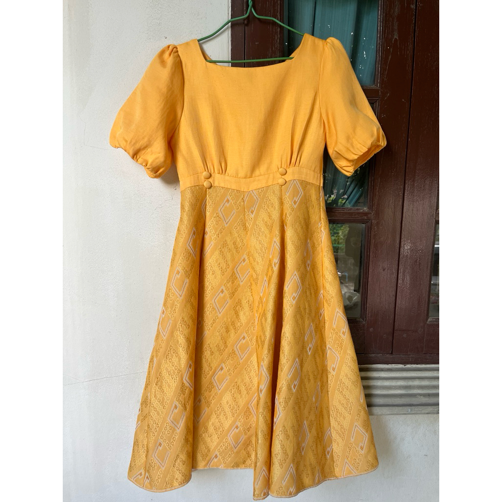เดรสผ้าไทยสีเหลือง mable ไซส์ m