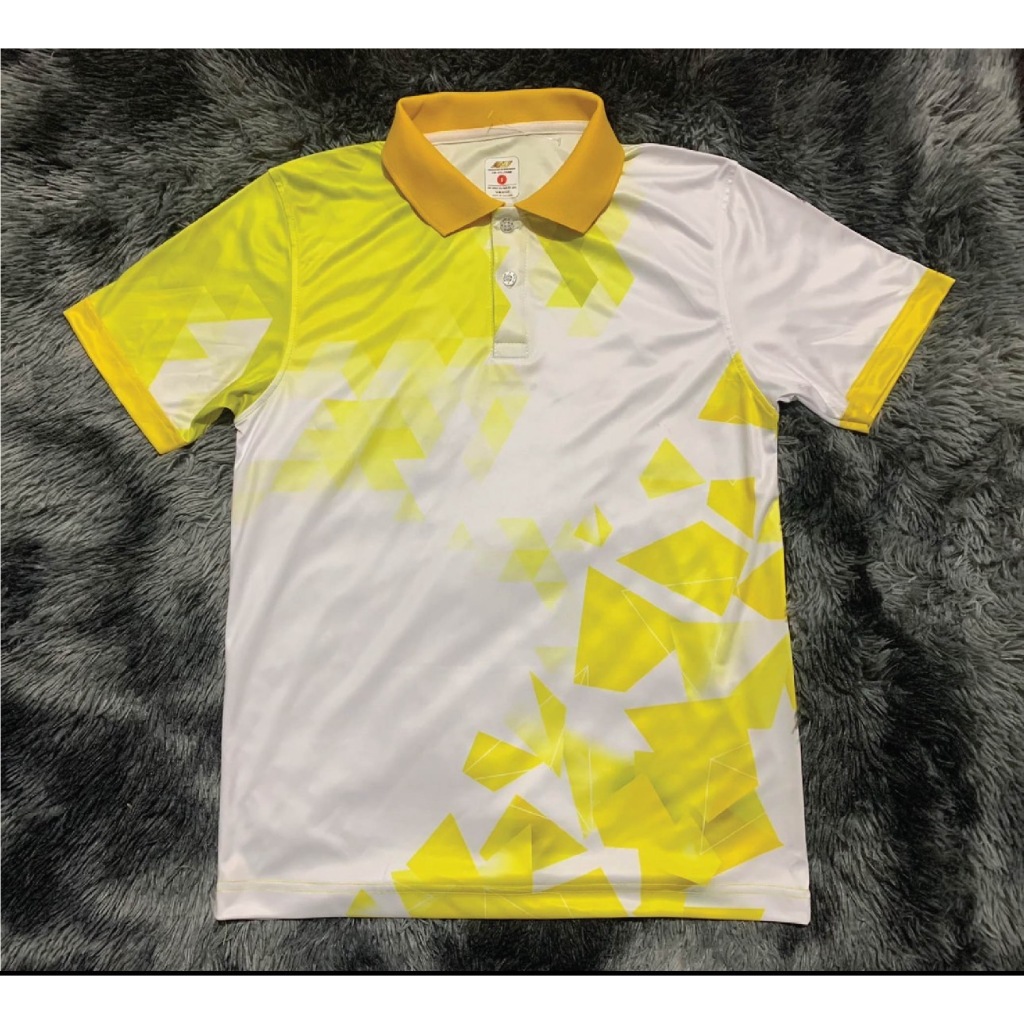 เสื้อคอปก ลายสามเหลี่ยมพิมพ์ลายทรงตรงสามารถใส่ได้ผู้หญิงและผู้ชาย