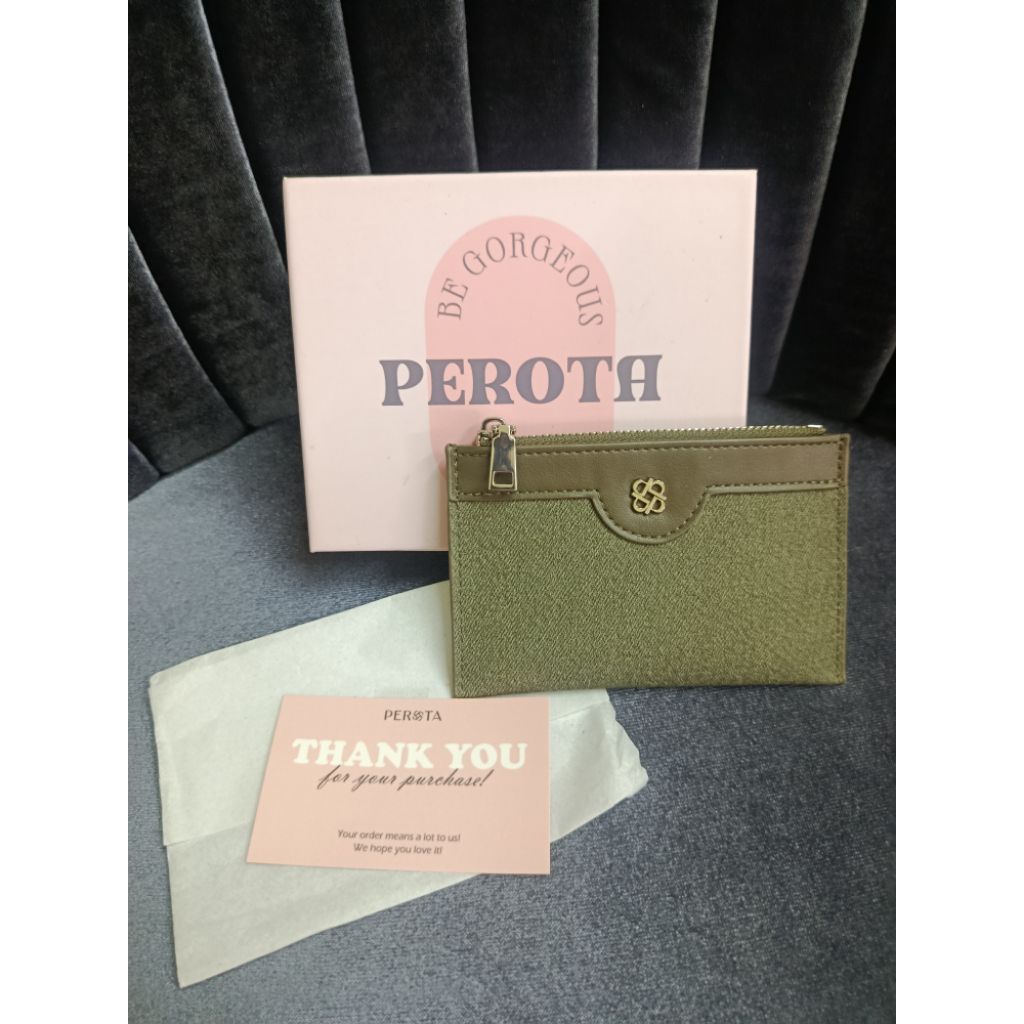 กระเป๋าสตางค์สีเขียวมือ1Perota