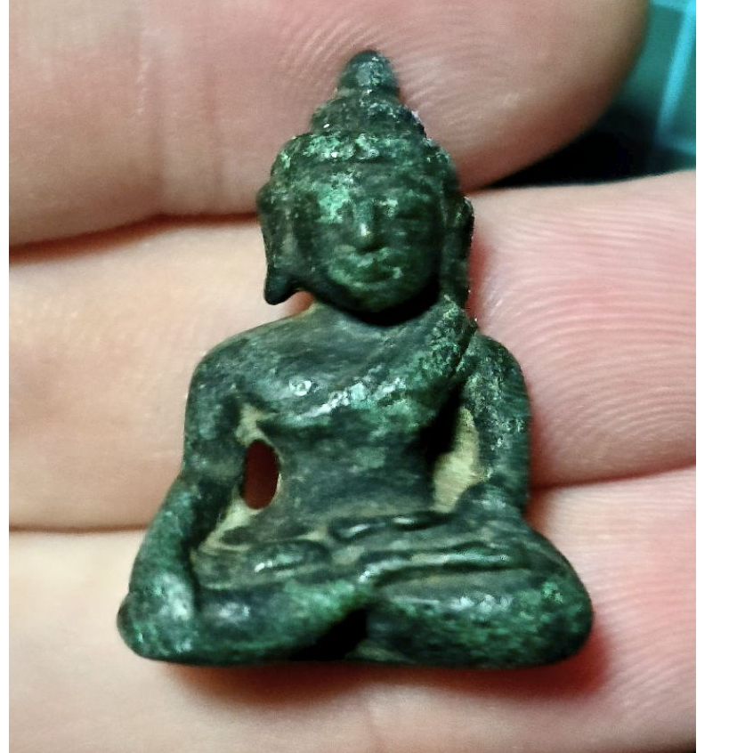 พระพุทธสิหิงค์เนื้อสำริดสนิมหยกขนาดห้อยคอ ก.ว้าง2cmxสูง3cm